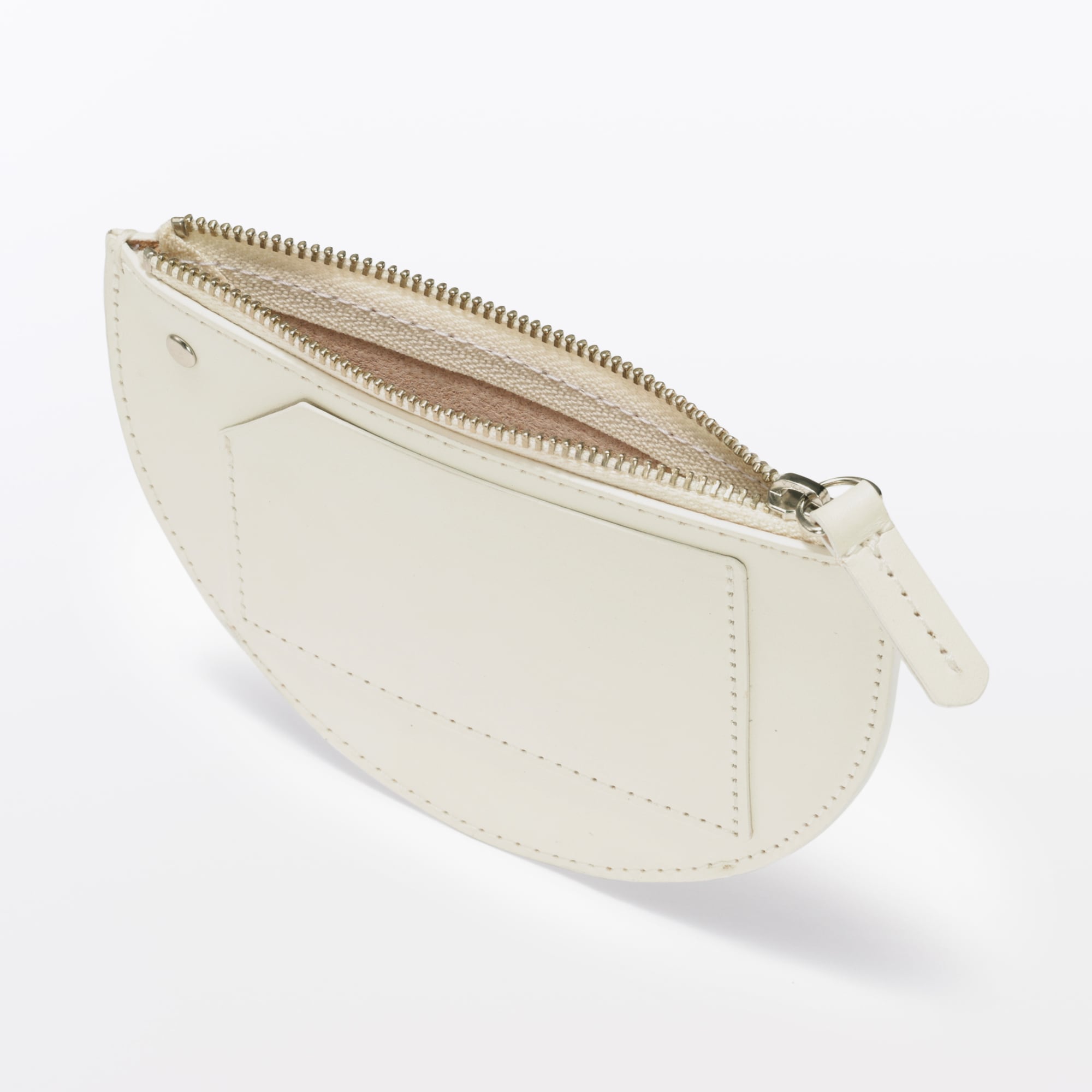 オリーブ油の副産物で鞣したレザー　ラウンドケース