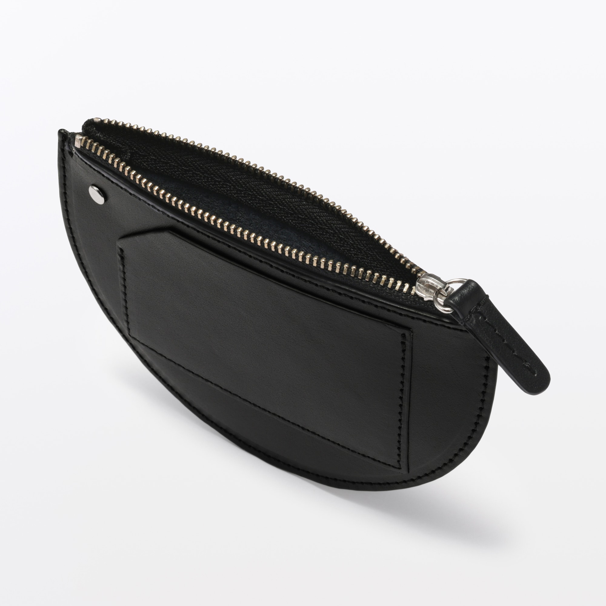 オリーブ油の副産物で鞣したレザー　ラウンドケース