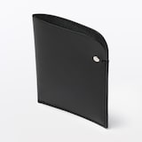 オリーブ油の副産物で鞣したレザー　カードケース