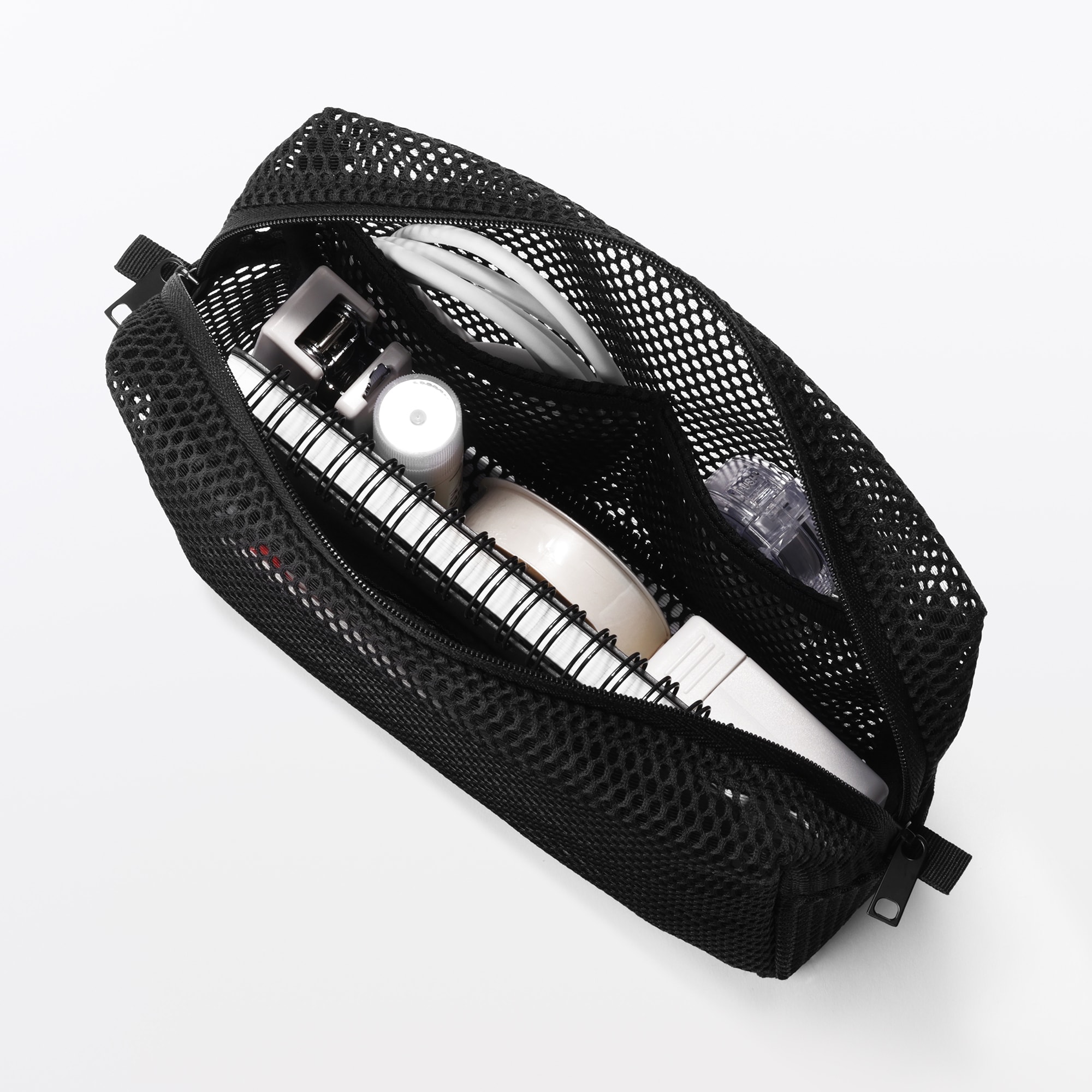 立体メッシュ　小物整理ポーチ