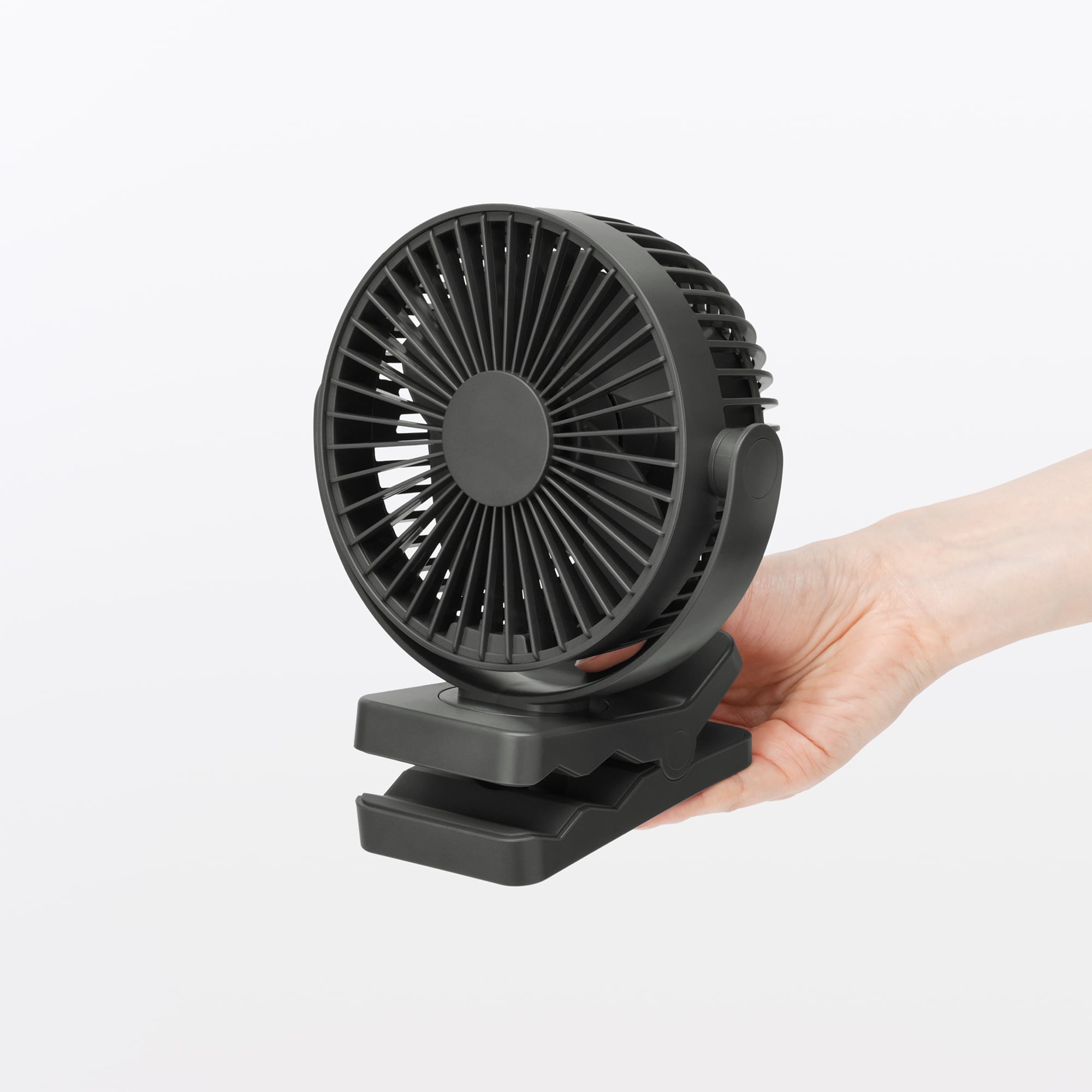 置いても使える　充電式クリップファン