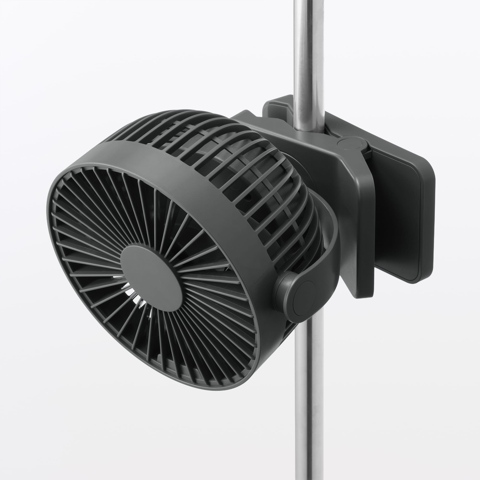 置いても使える　充電式クリップファン