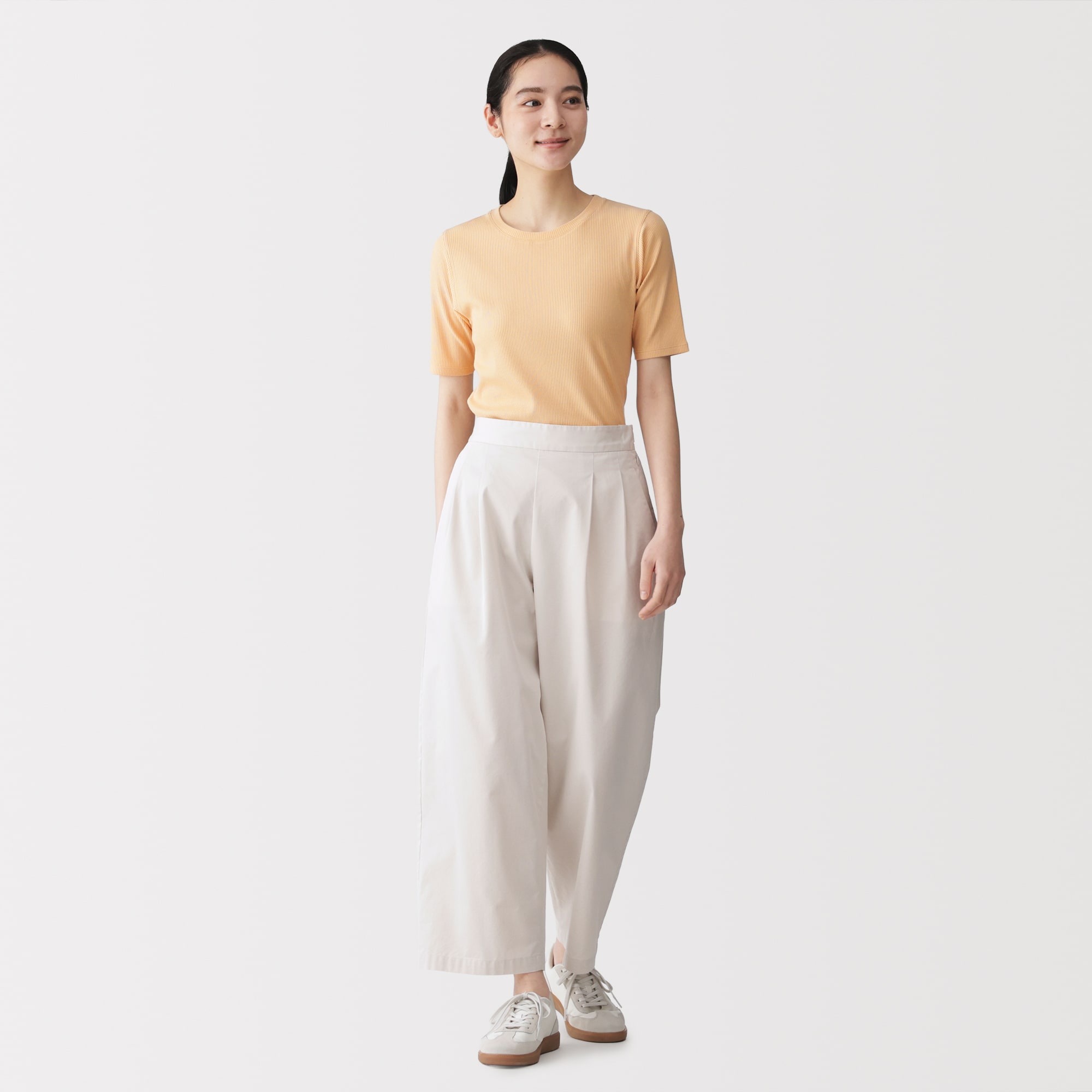 婦人　なめらかリブ編みクルーネック五分袖Ｔシャツ