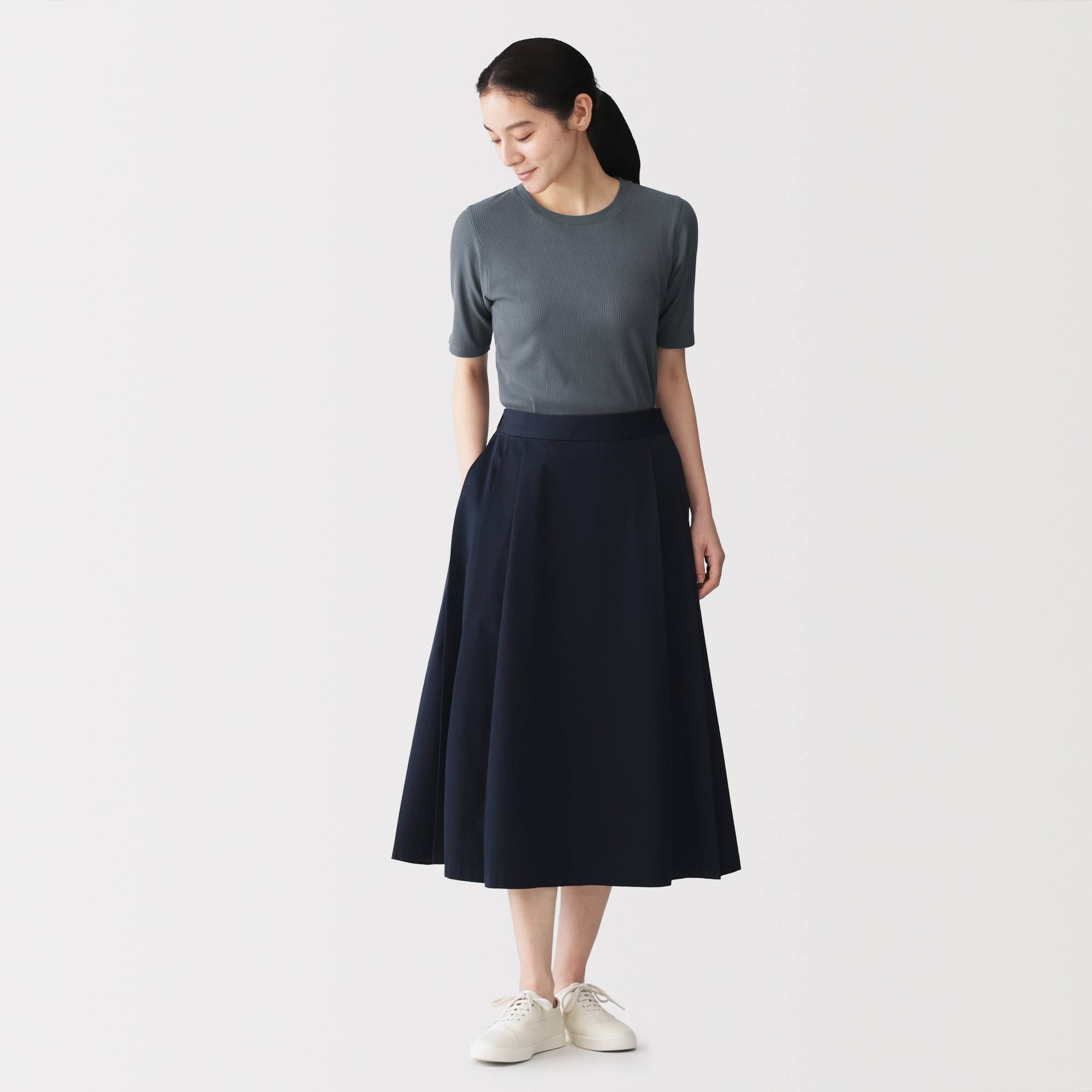 婦人　なめらかリブ編みクルーネック五分袖Ｔシャツ