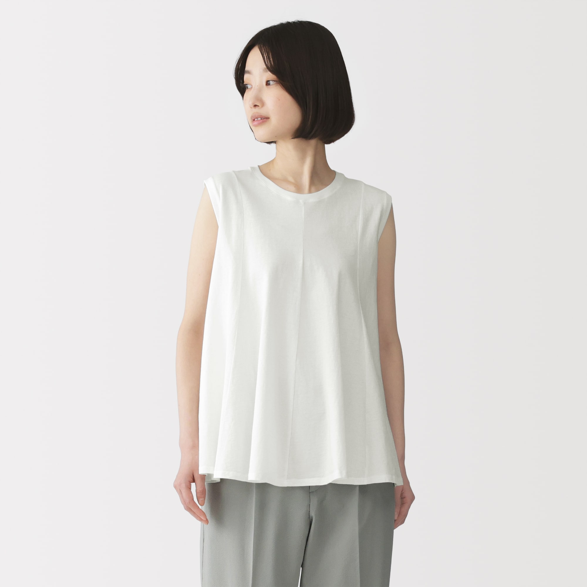 婦人　強撚天竺編みスリーブレスプルオーバー