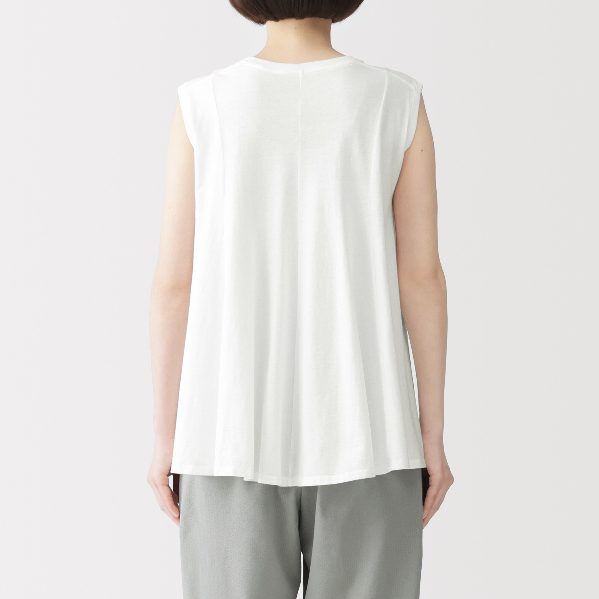 婦人　強撚天竺編みスリーブレスプルオーバー