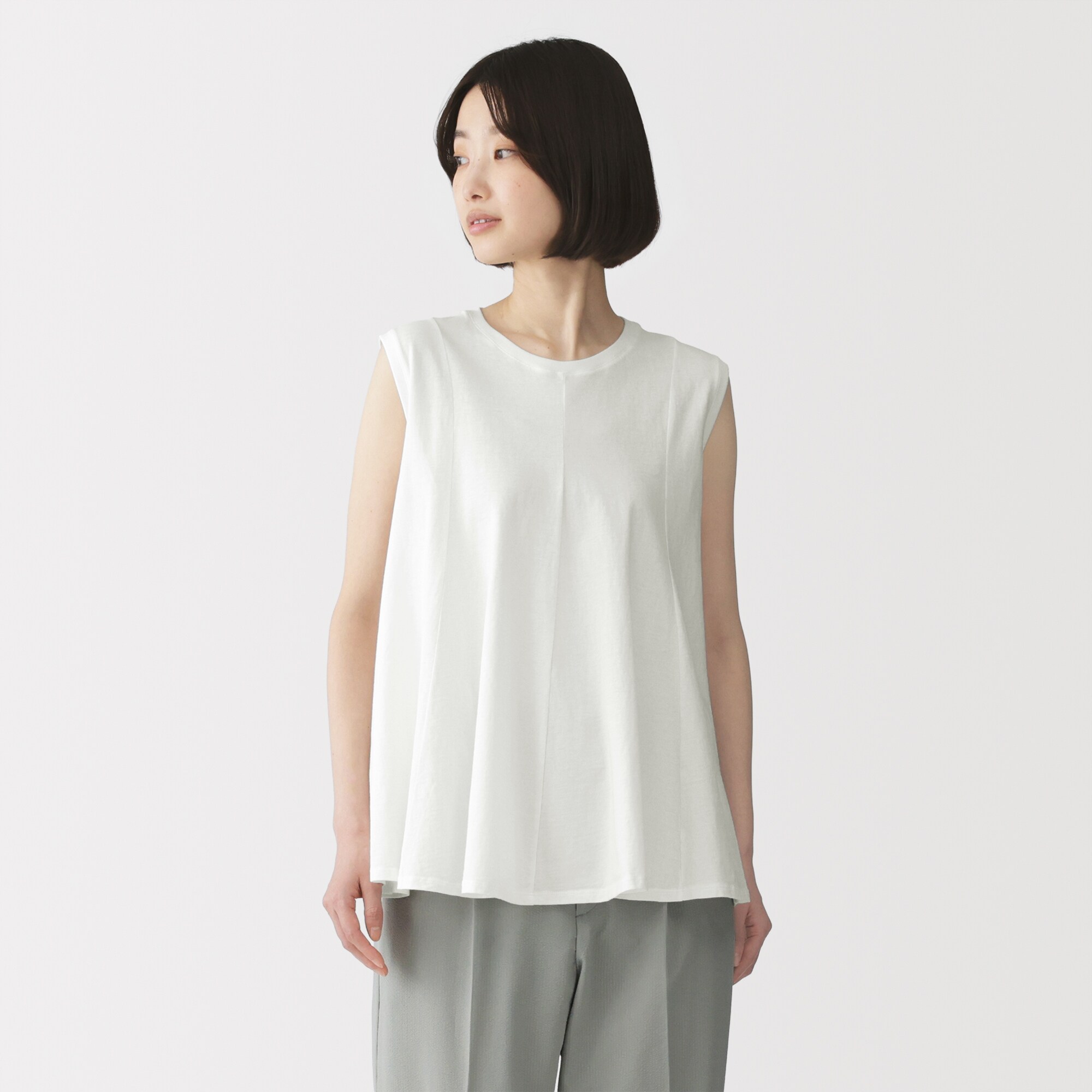 婦人　強撚天竺編みスリーブレスプルオーバー