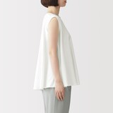 婦人　強撚天竺編みスリーブレスプルオーバー