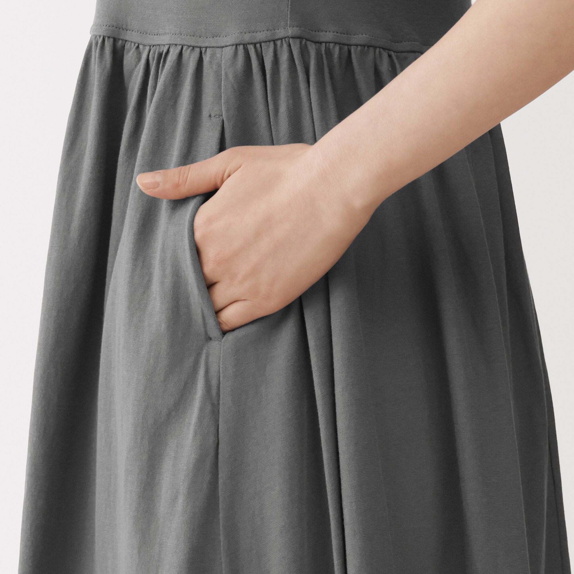 婦人　強撚天竺編みスリーブレスワンピース