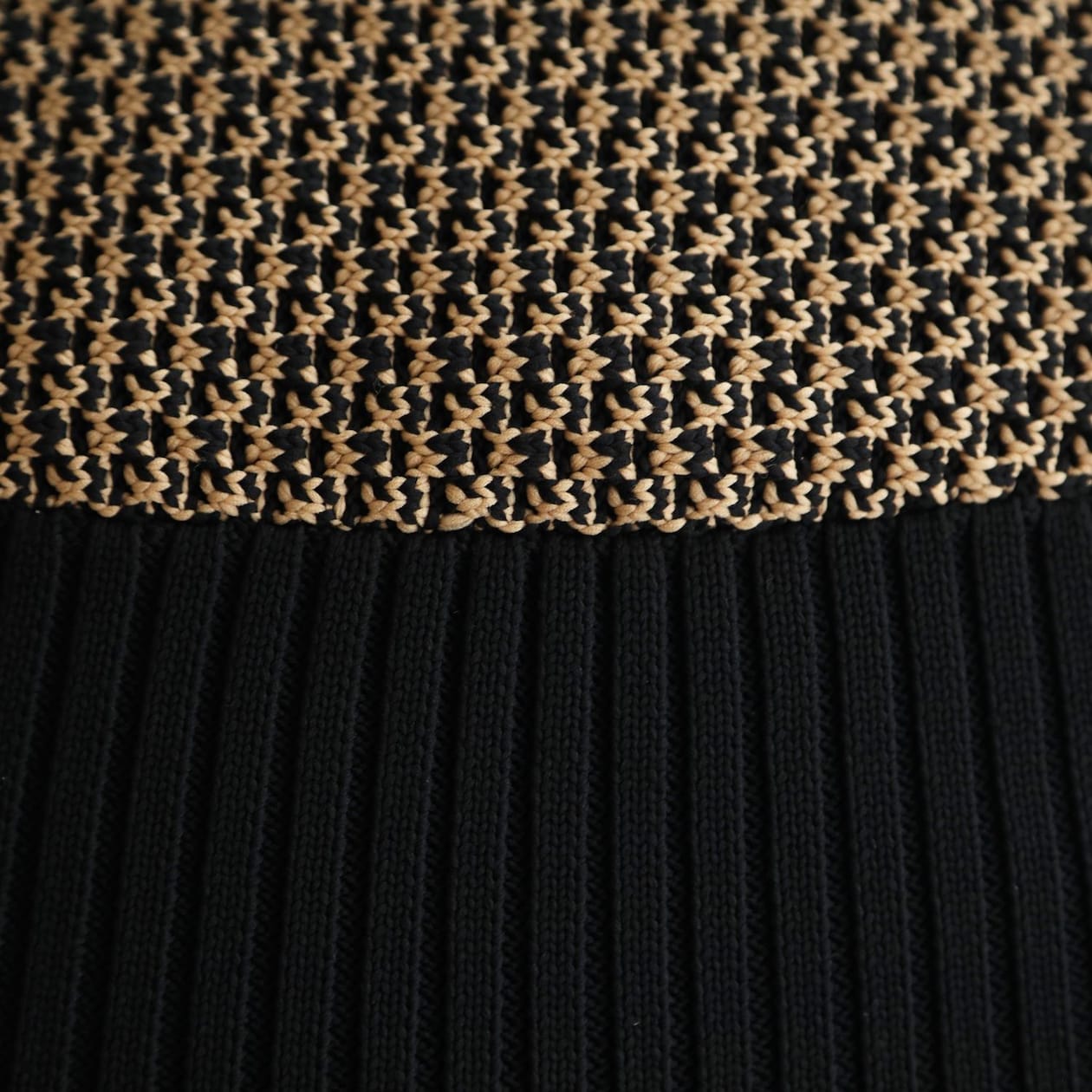 ［ＩＤＥＥ］ＭＩＮＩ　ＰＵＵＦ　ＮＥＳＴ（ＣＯＶＥＲ　ＢＬＡＣＫ）