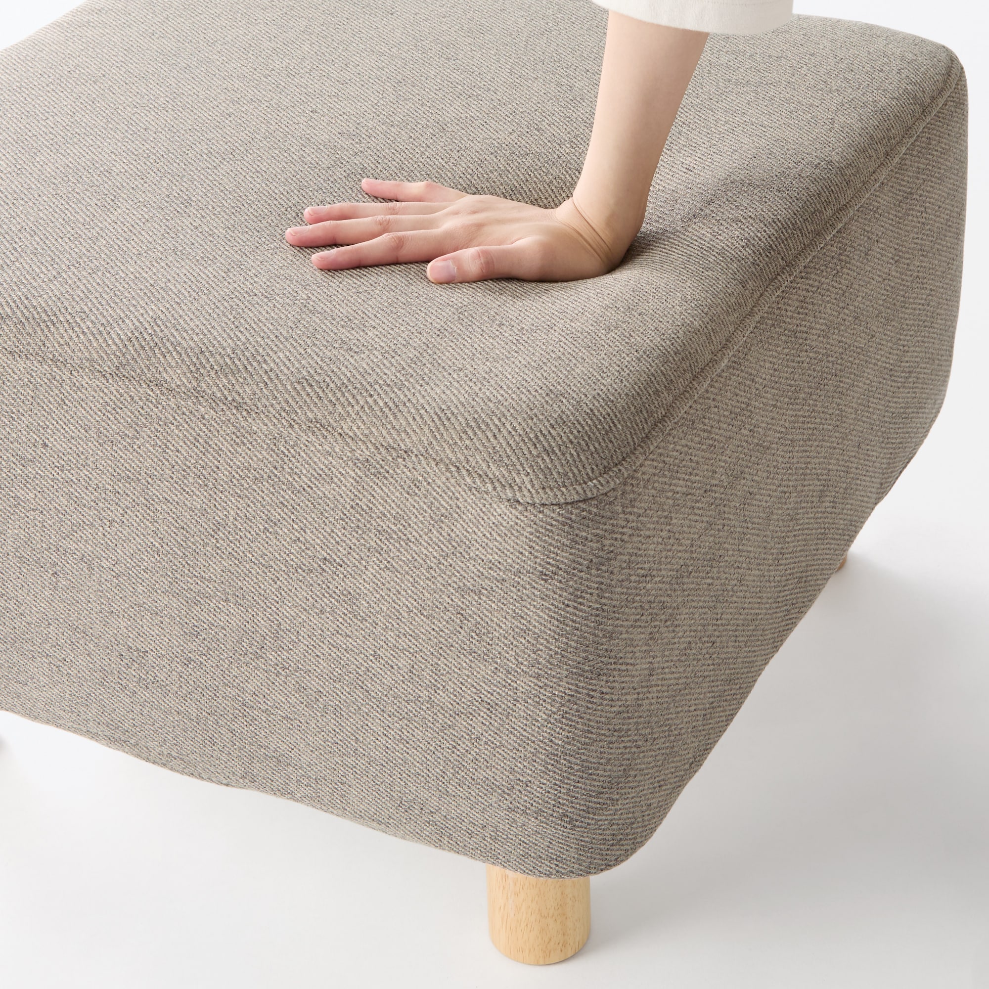 脚付スツール　ベージュ