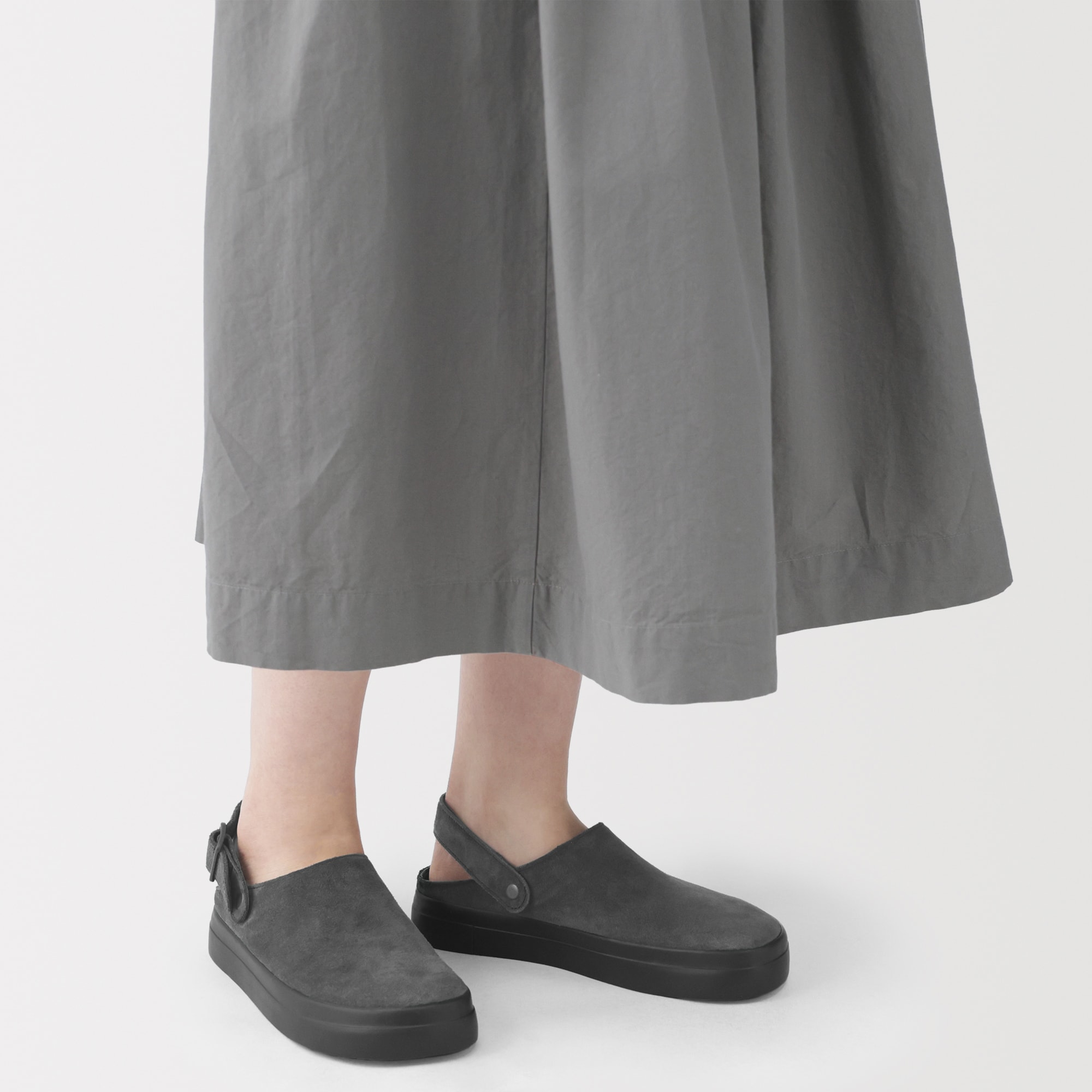 婦人　レザー　ヒールベルトクロッグシューズ