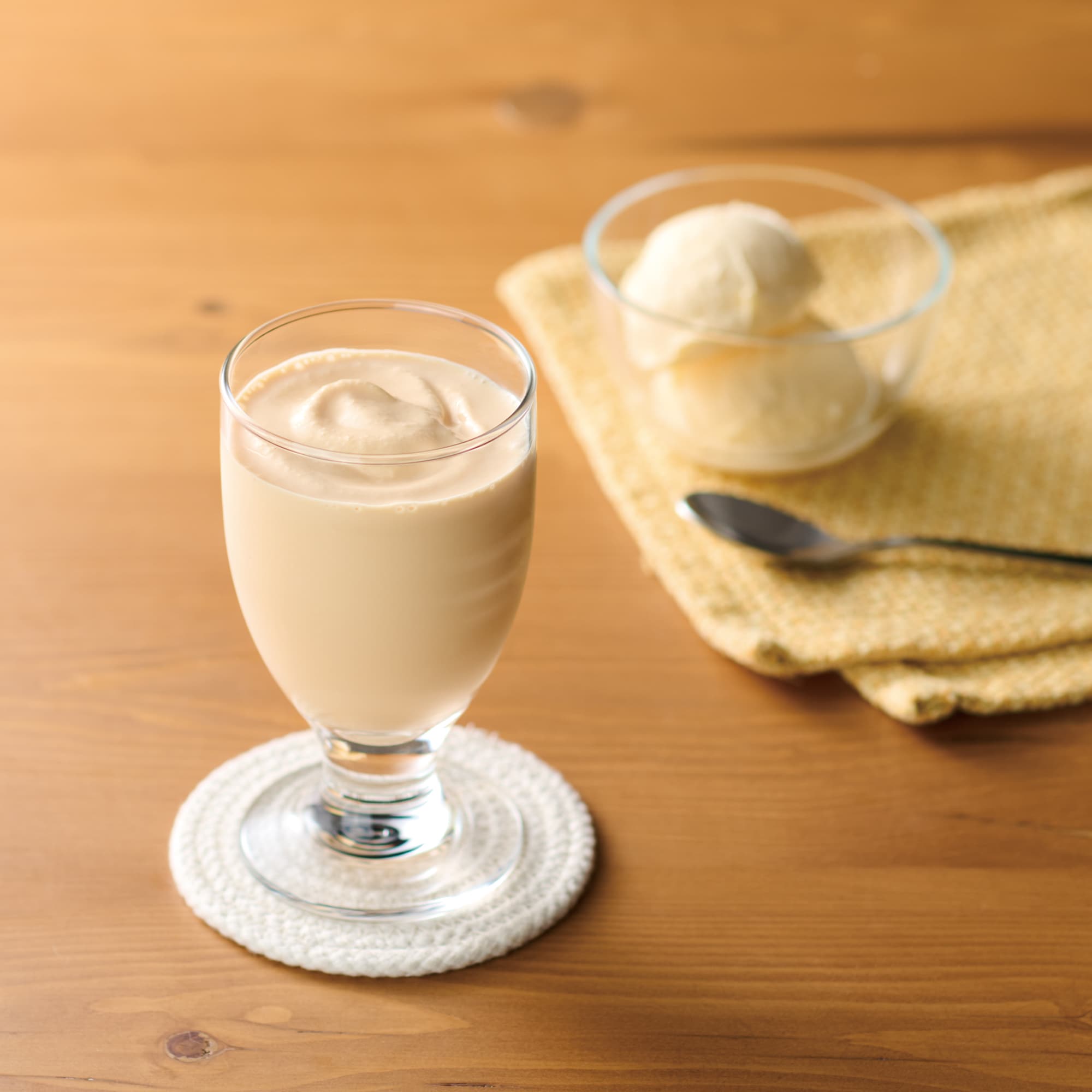 アイスクリームでつくるシェイク　マンゴー＆オレンジ