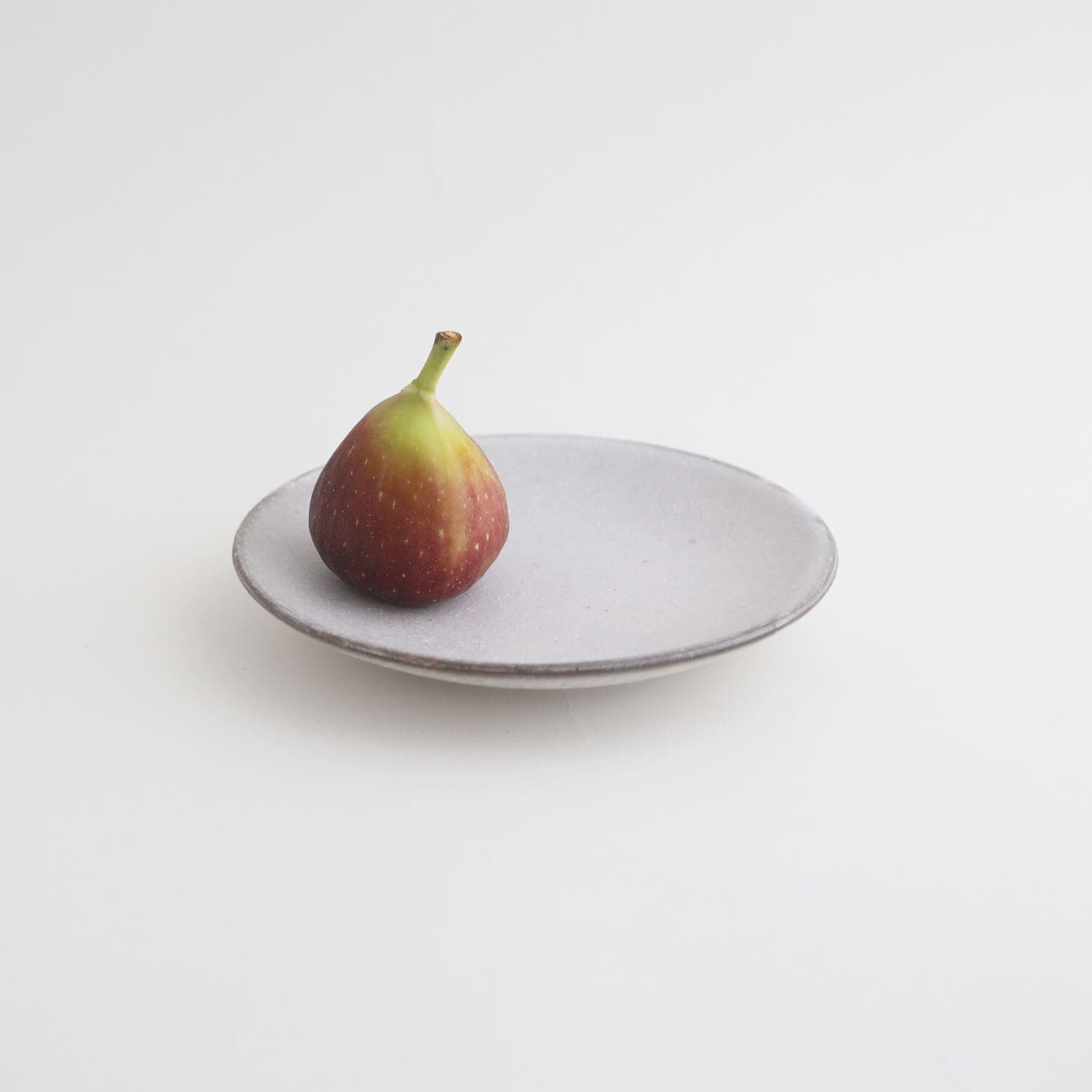 ［ＩＤＥＥ］ａｃｔｕｅｌ　ｓｏｌ　ラウンドプレート　ブラック　Ｓ