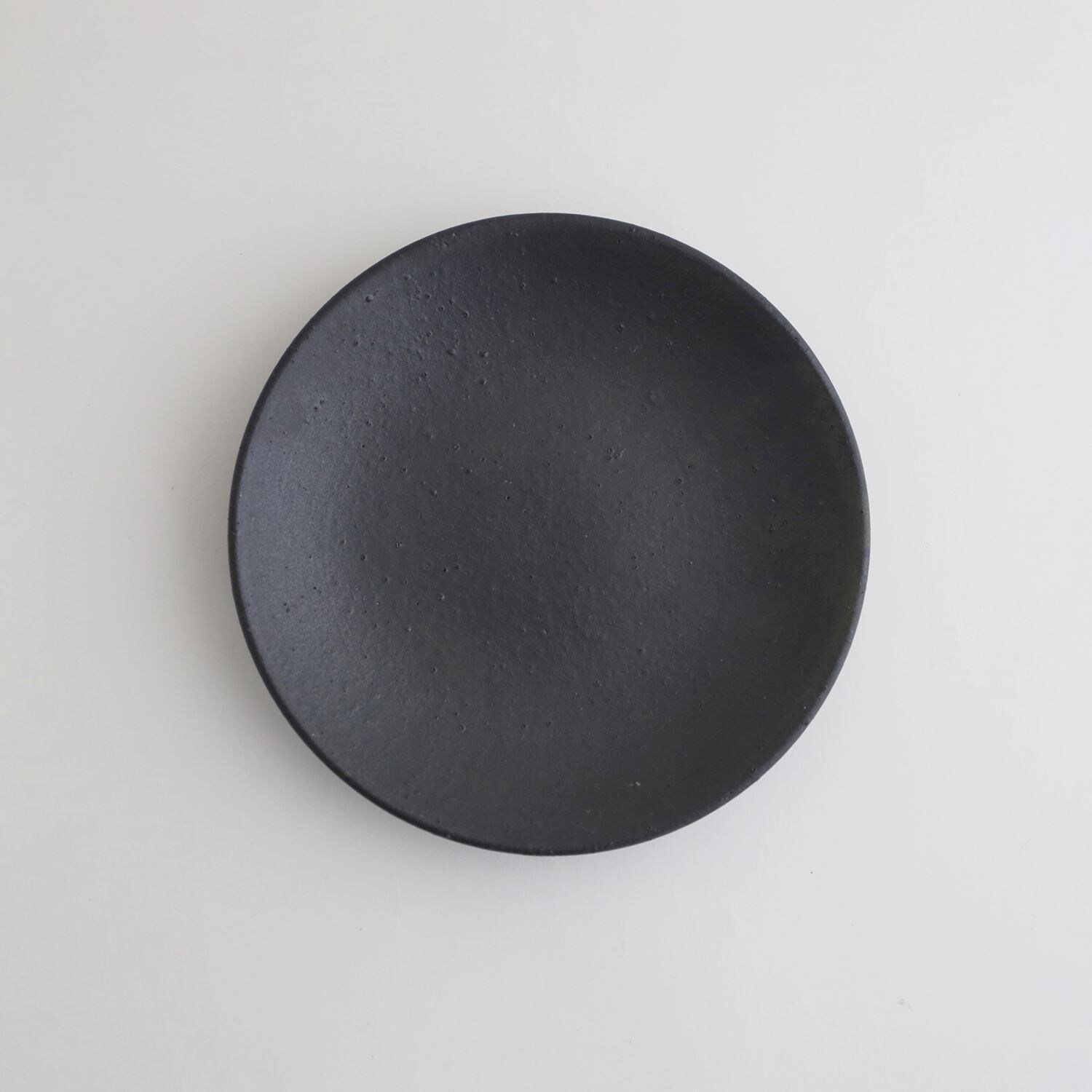 ［ＩＤＥＥ］ａｃｔｕｅｌ　ｓｏｌ　ラウンドプレート　ブラック　Ｓ