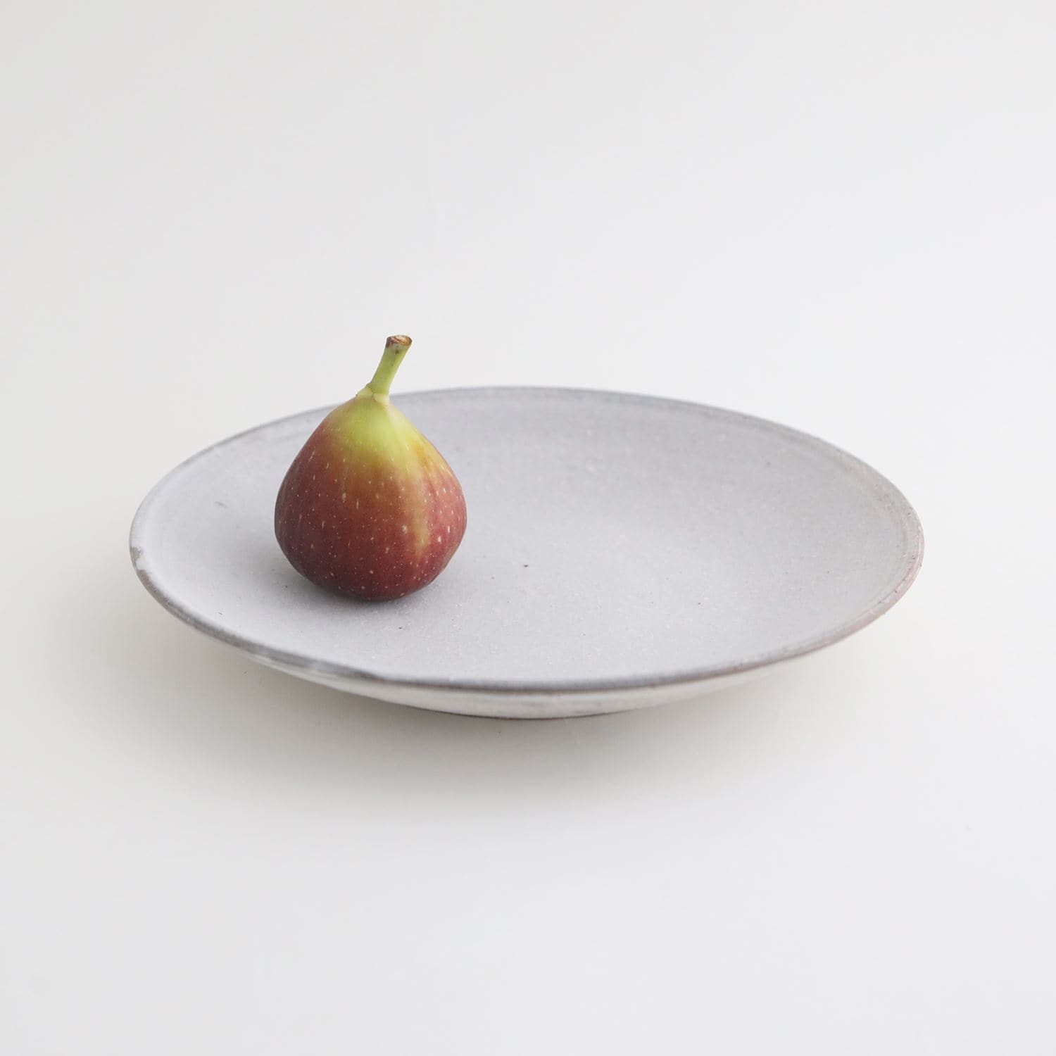 ［ＩＤＥＥ］ａｃｔｕｅｌ　ｓｏｌ　ラウンドプレート　ブラック　Ｌ