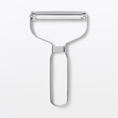 【４月下旬発売予定】ステンレス　キャベツ用千切りピーラー　約幅９．５×長さ１５．５ｃｍ