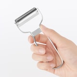 ステンレス　千切りピーラー