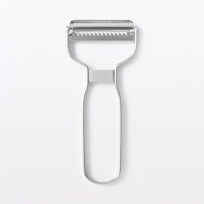 【４月下旬発売予定】ステンレス　千切りピーラー　約幅５．５×長さ１２ｃｍ