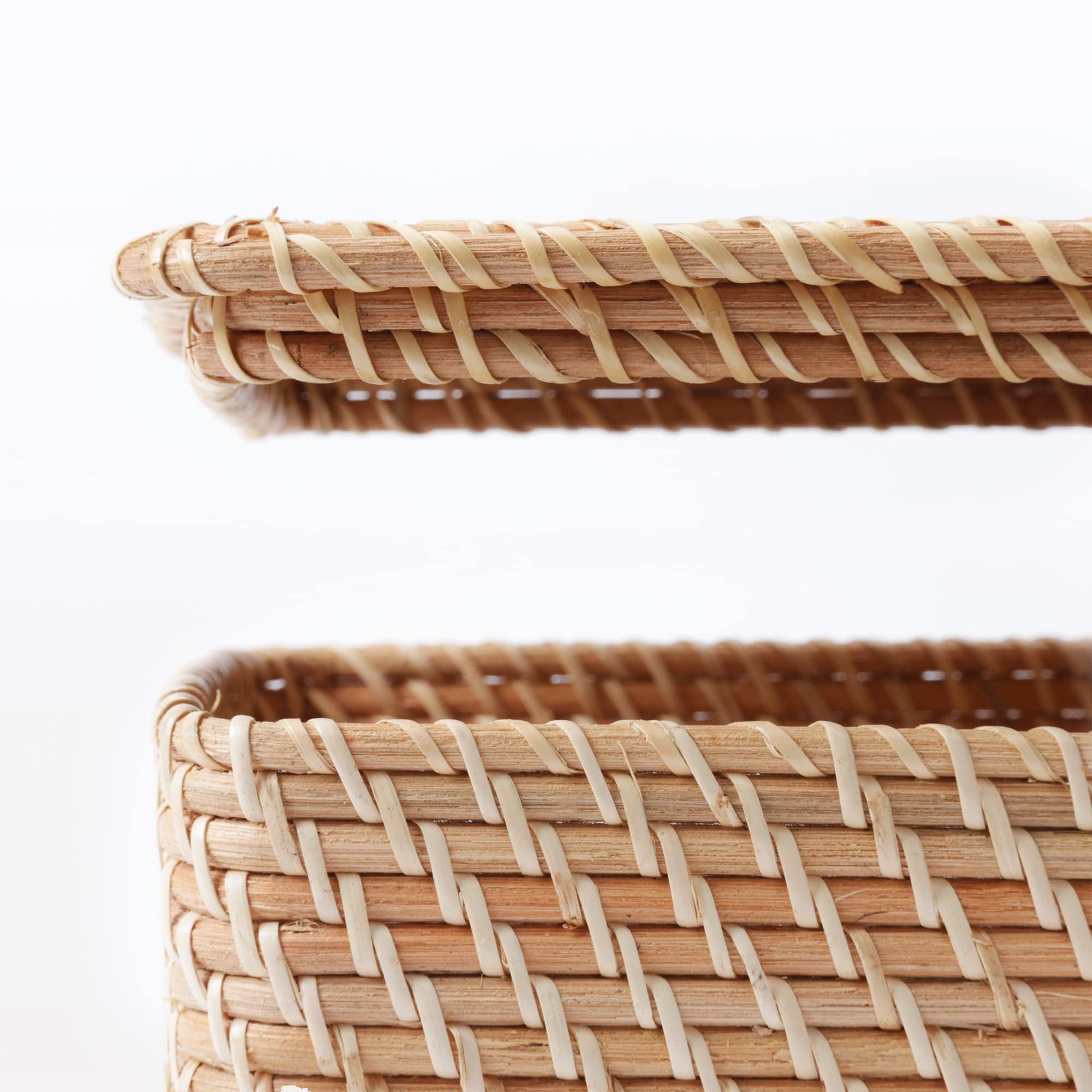 重なるラタン長方形バスケット用フタ