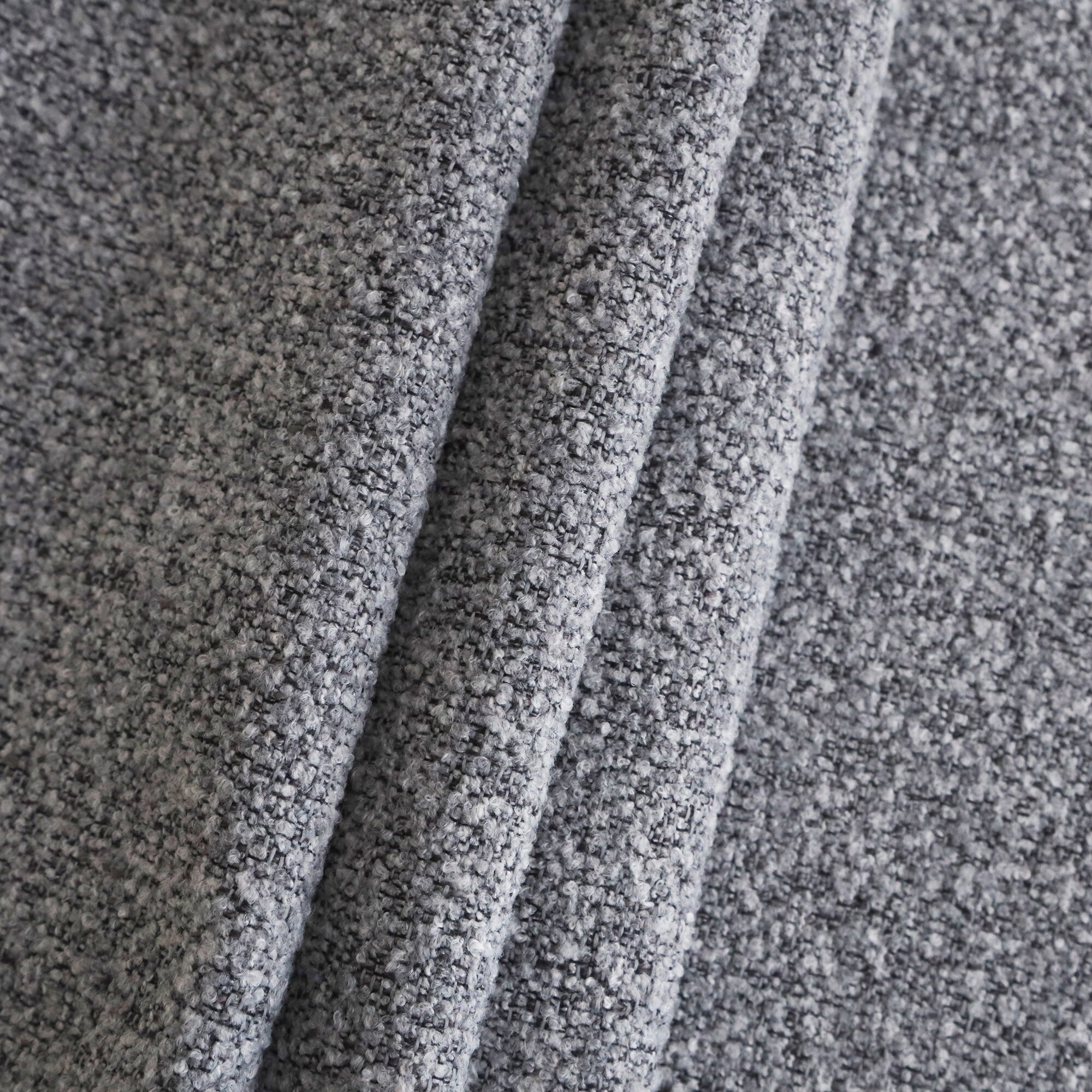 ［ＩＤＥＥ］ＡＯ　ＳＯＦＡ　（２）　ＢＯＵＣＬＥ　ＧＲＡＹ