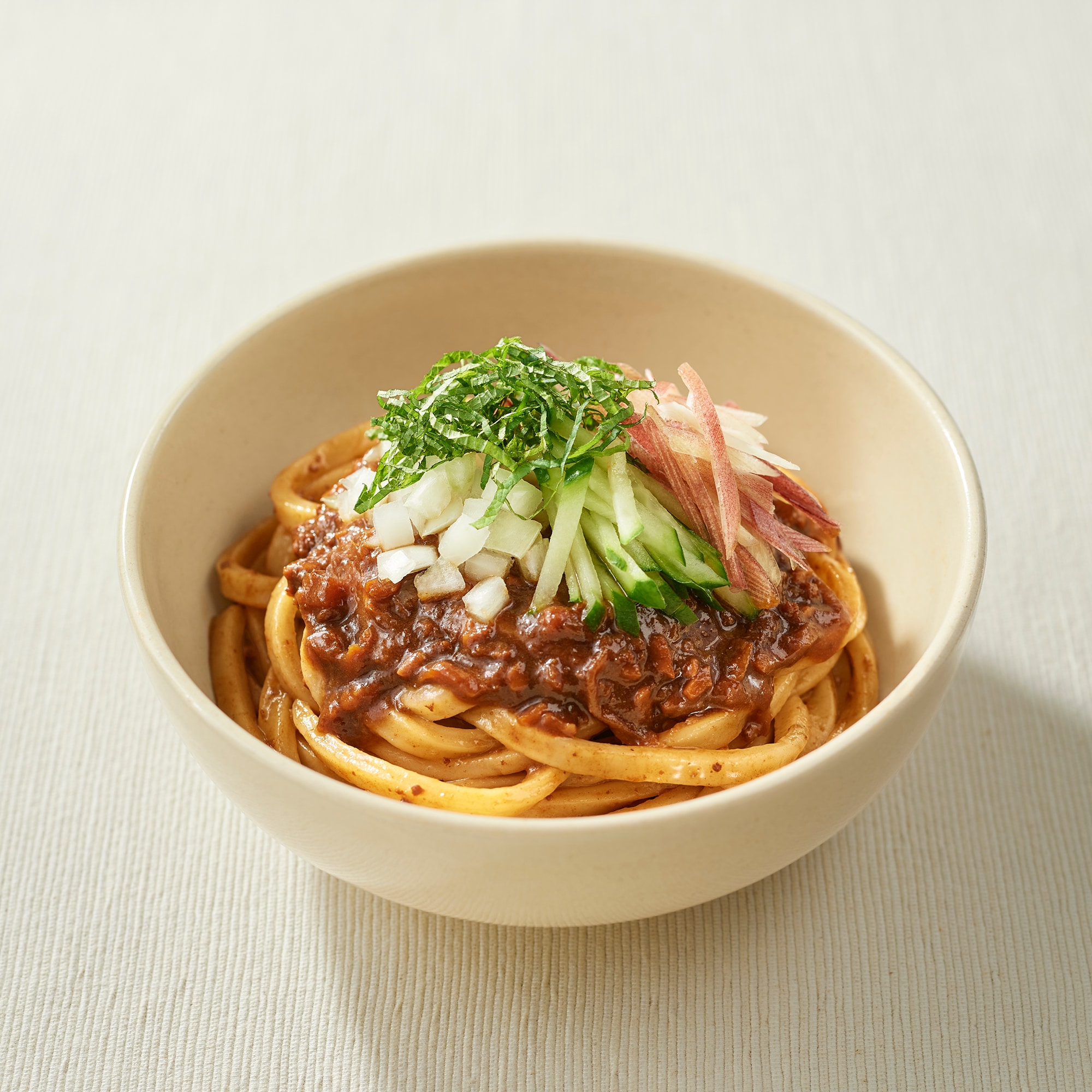 麺にあえる　刻み生姜の肉味噌だれ