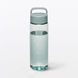 持ち運びやすい　目盛り付き　ドリンクボトル