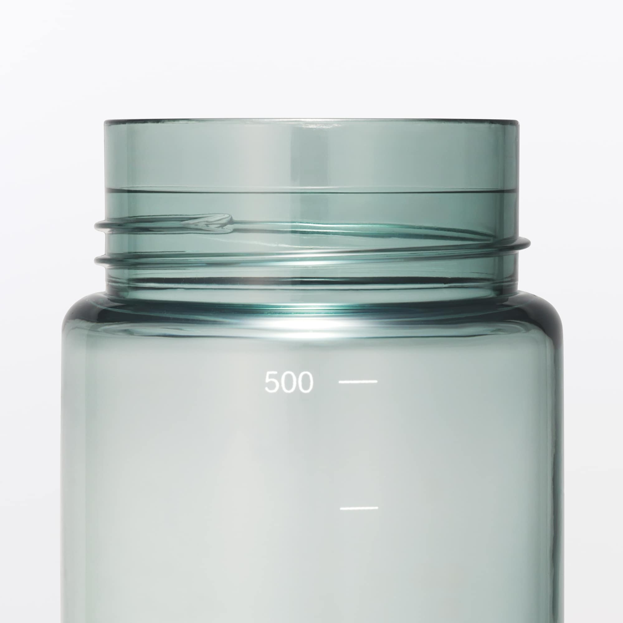 持ち運びやすい　目盛り付き　ドリンクボトル