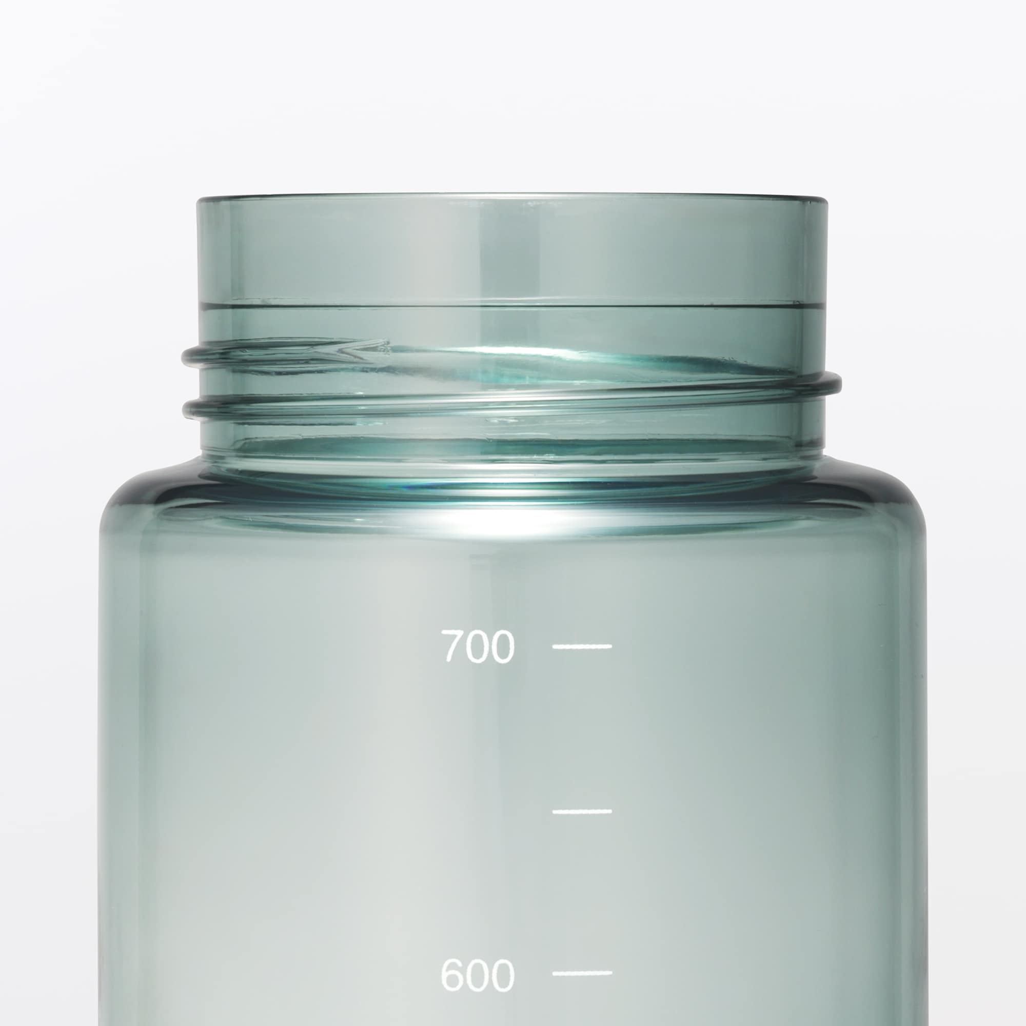 持ち運びやすい　目盛り付き　ドリンクボトル