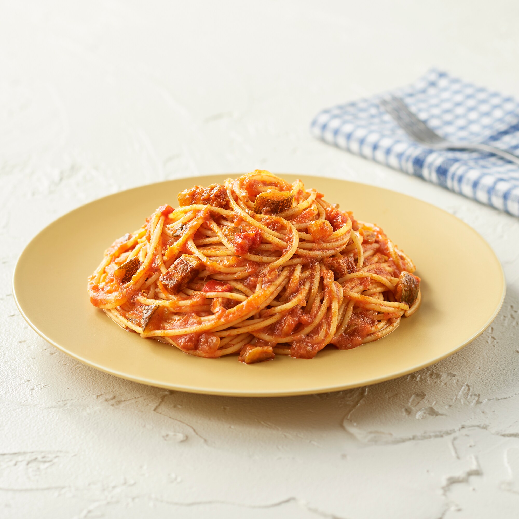 素材の旨みひきたつパスタソース　夏野菜とベーコンのトマトソース