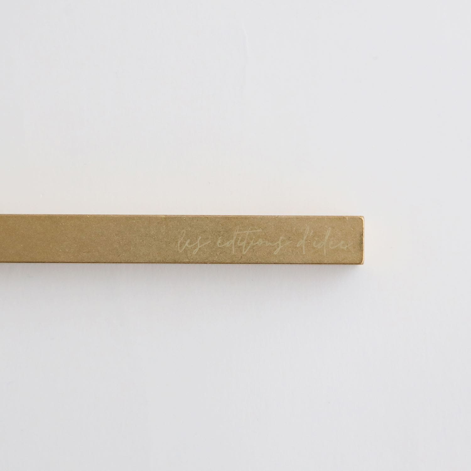 ［ＩＤＥＥ］ａｃｔｕｅｌ　ｍｅｔａｌ　真鍮箸置き　ショート　ペア