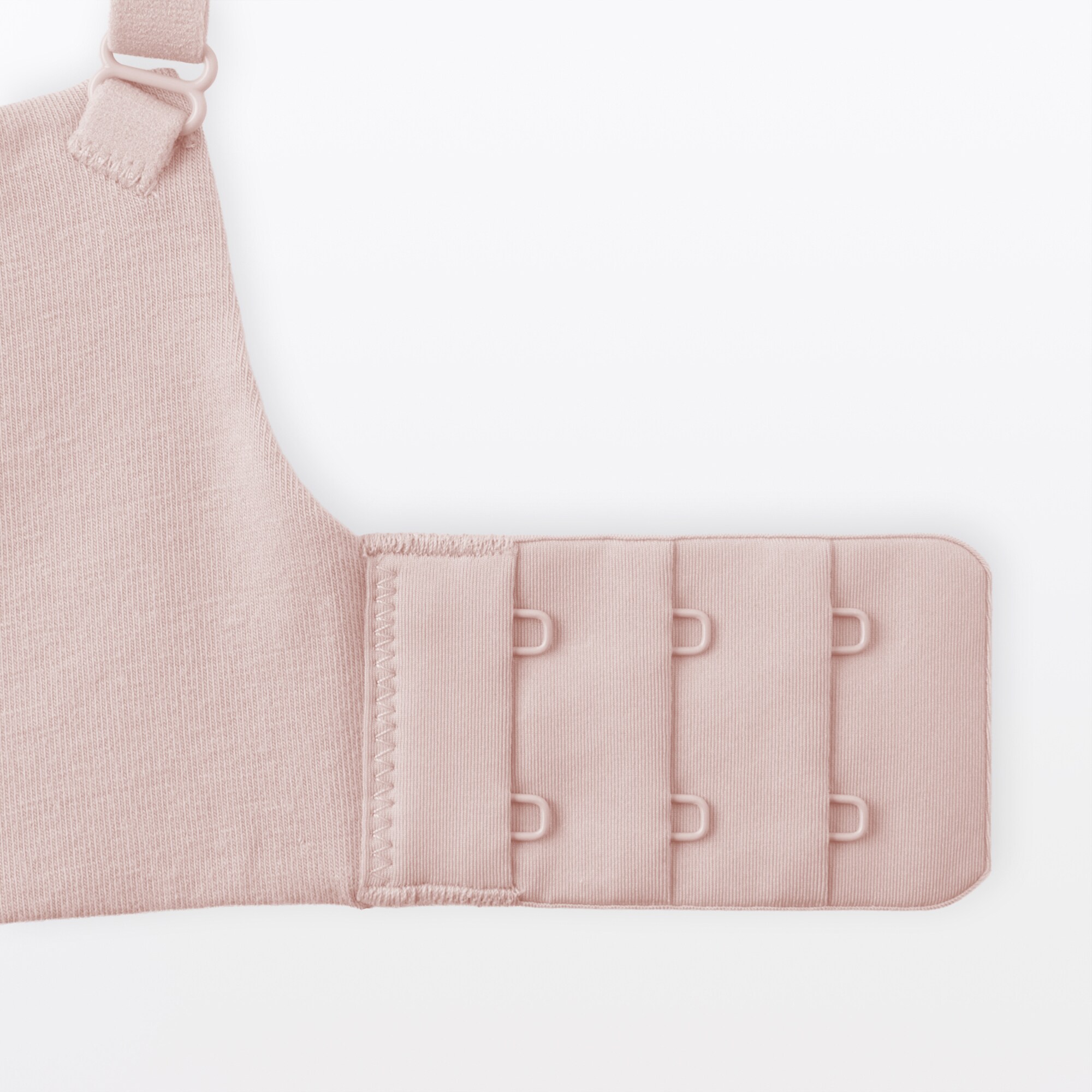 婦人　ノンワイヤー胸の形を整えるブラジャー