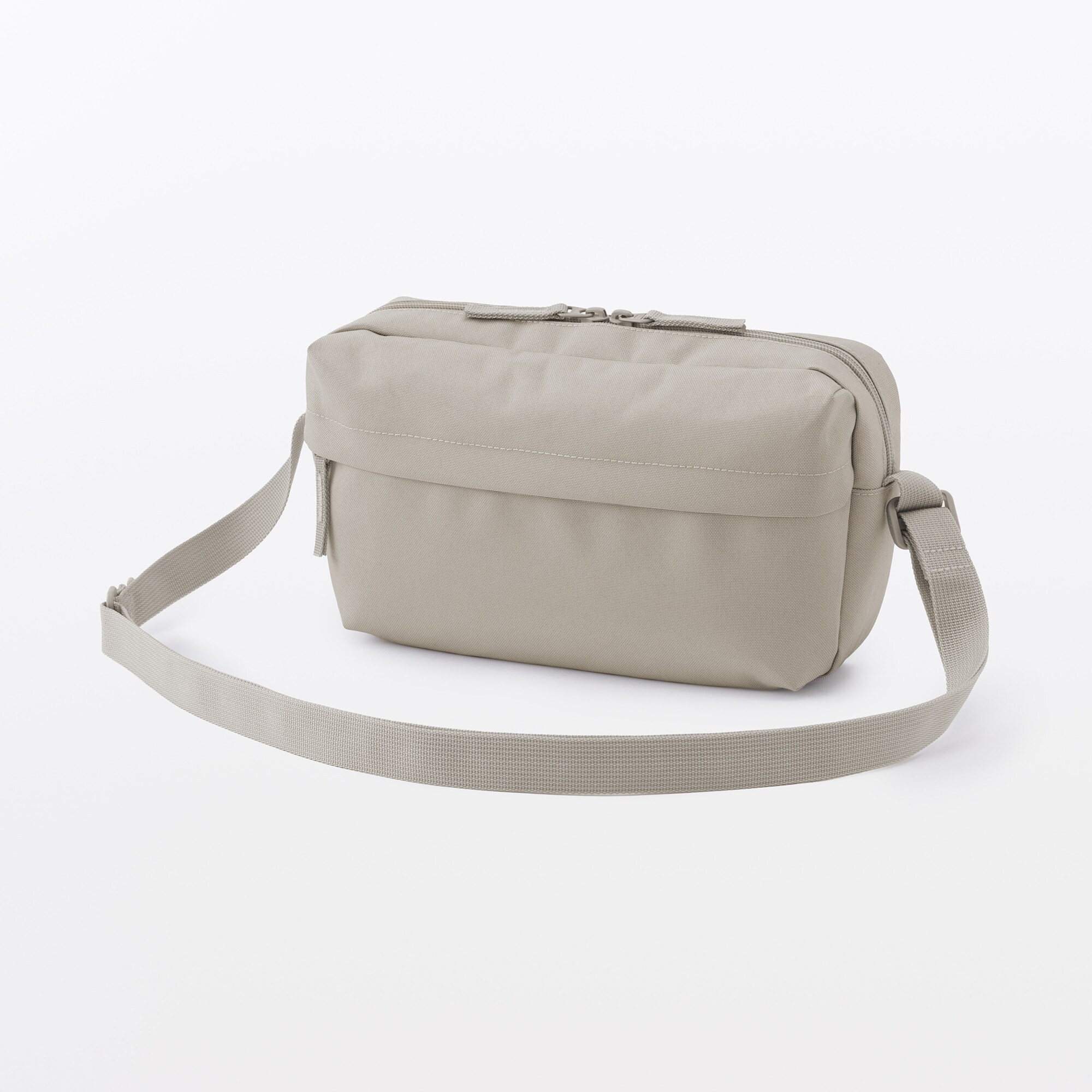 撥水　再生ポリエステル　背面ポケット付き　ショルダーバッグ