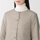 婦人　軽量ダウンポケッタブルノーカラージャケット