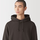 紳士　昔ながらの製法で編み立てたスウェットパーカ