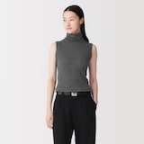 婦人　コットンカシミヤタートルネックノースリーブＴシャツ