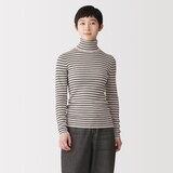 婦人　首のチクチクを抑えたリブタートルネックセーター