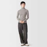 婦人　首のチクチクを抑えたリブタートルネックセーター