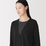 婦人　自然の色を生かして染色した　カシミヤＶネックカーディガン