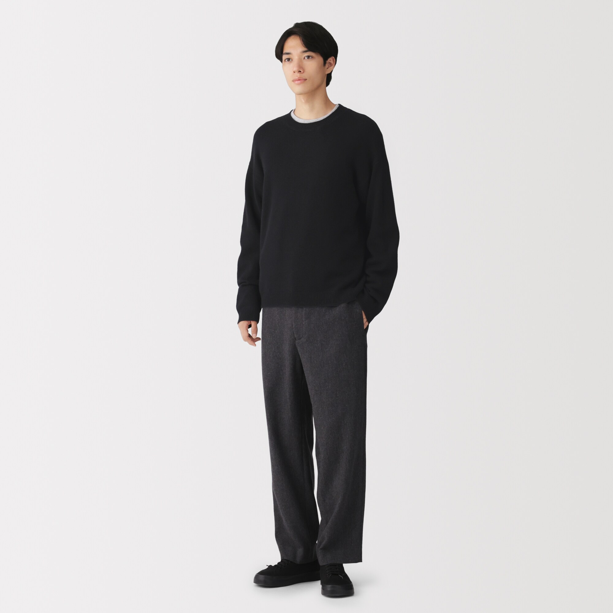 紳士　カシミヤミドルゲージクルーネックセーター