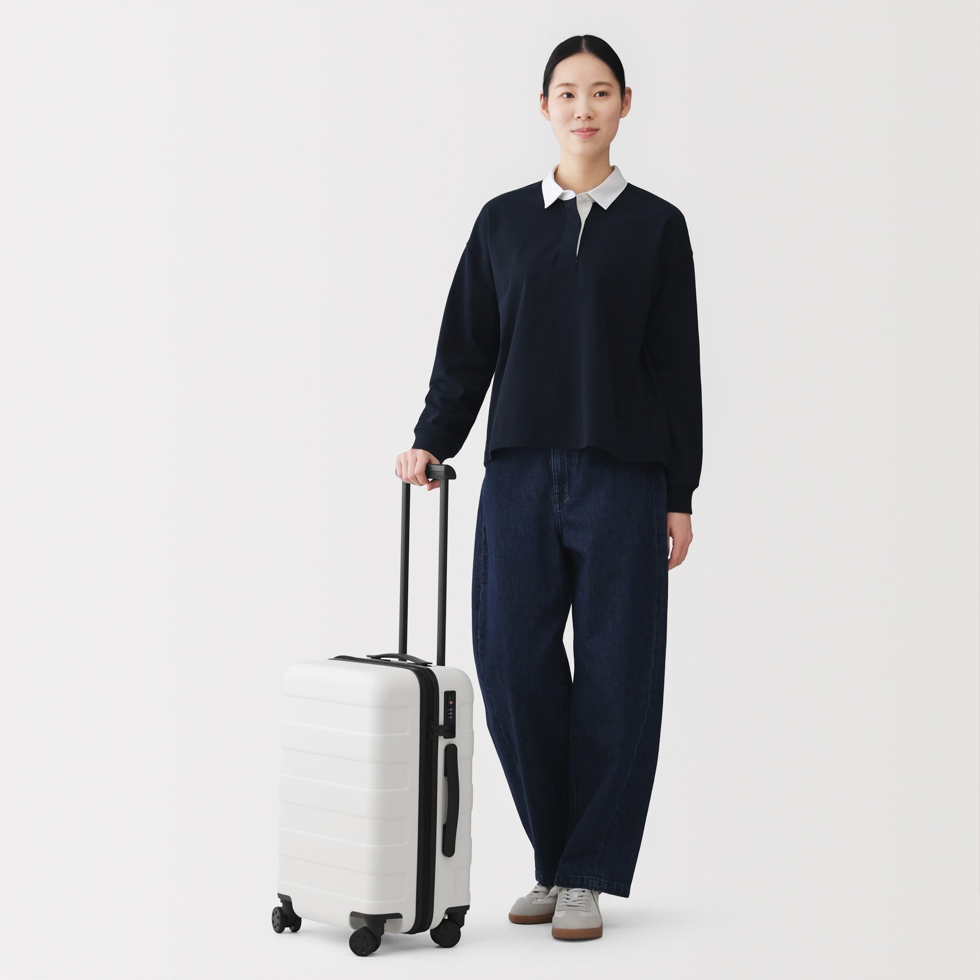 バーを自由に調節できる　ハードキャリーケース　（３６Ｌ）