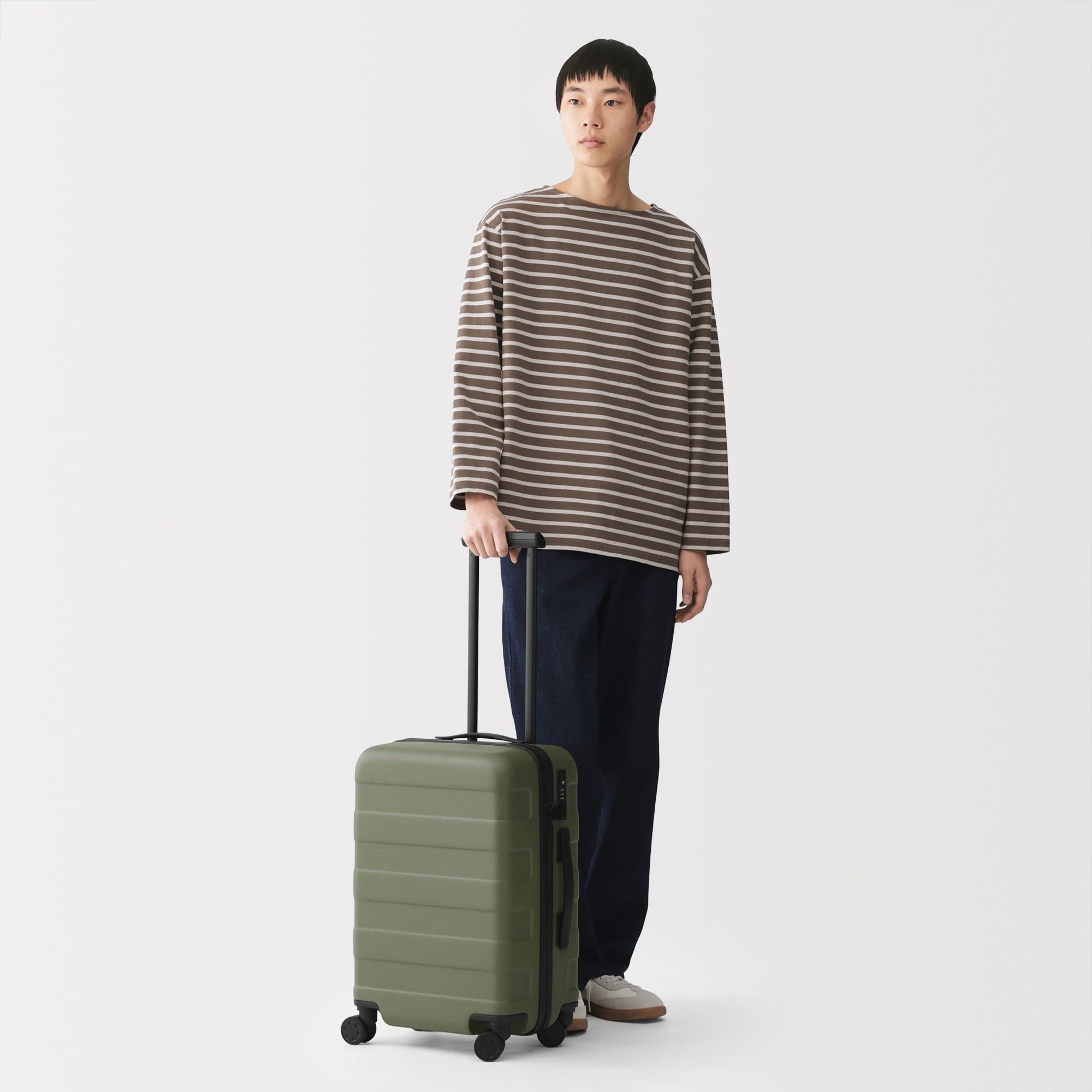 バーを自由に調節できる　ハードキャリーケース　（３６Ｌ）