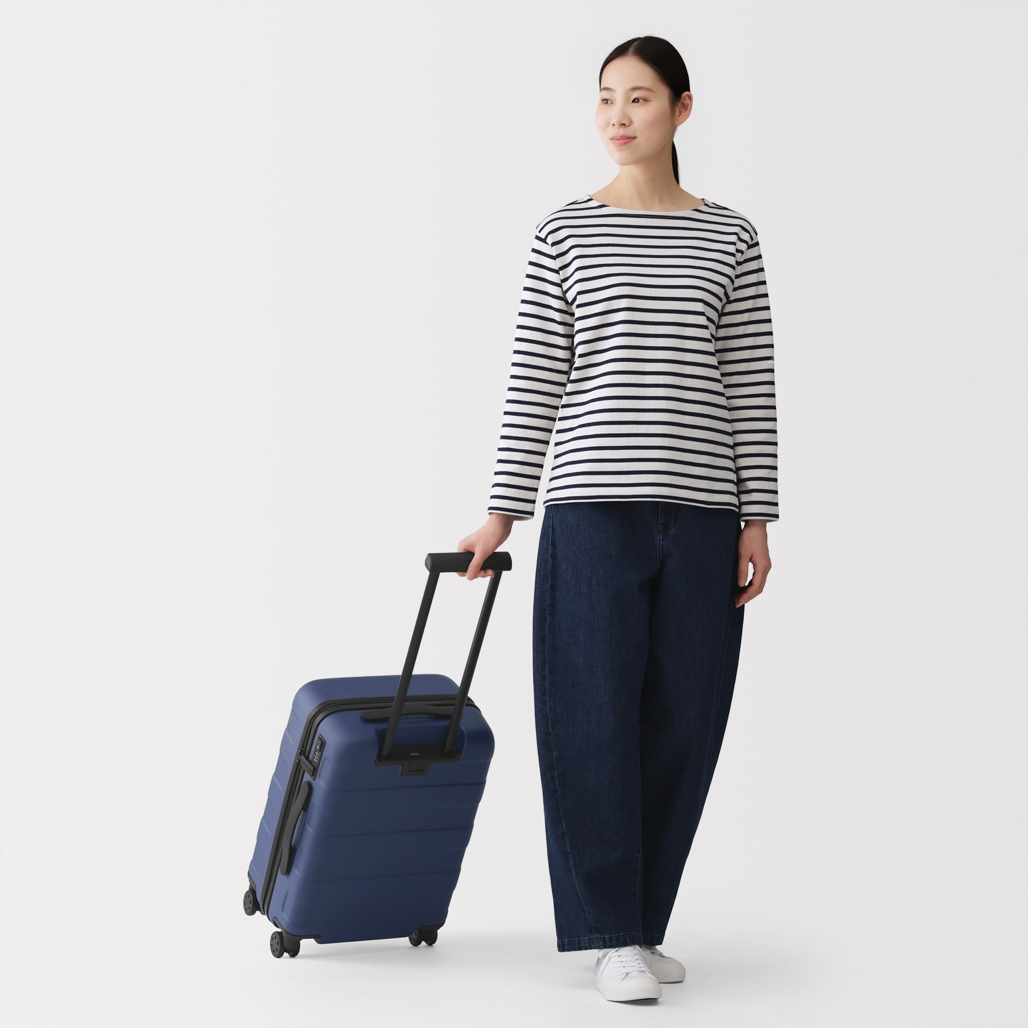 バーを自由に調節できる　ハードキャリーケース　（３６Ｌ）