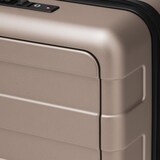 バーを自由に調節できる　フロントオープンキャリーケース　（３２Ｌ）