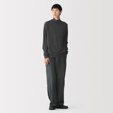 紳士　首のチクチクを抑えたハイネックセーター