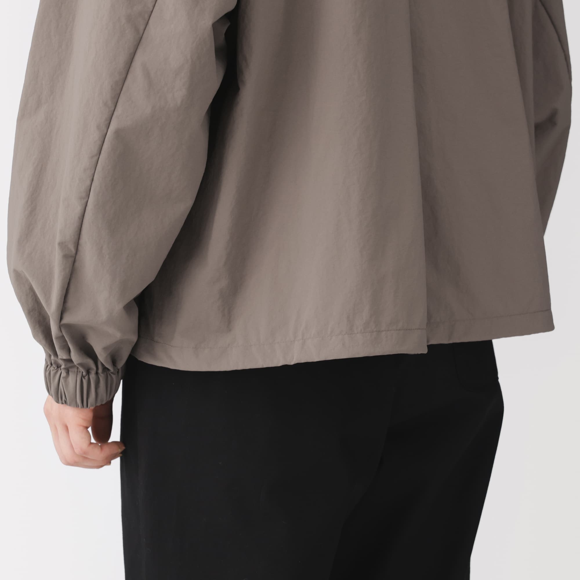 婦人　撥水ＵＶカットポケッタブルフードブルゾン