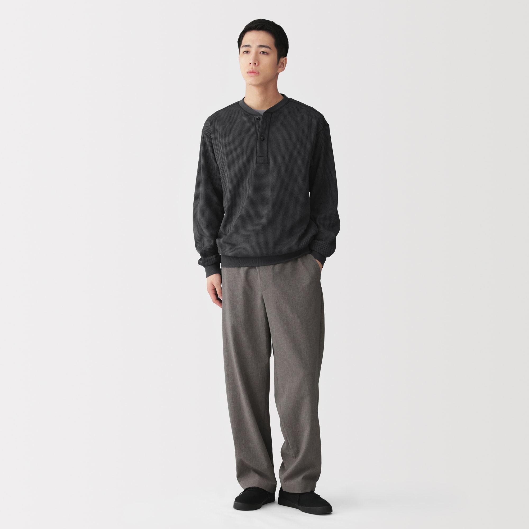 紳士　素材に還るワッフル編みヘンリーネック長袖Ｔシャツ