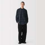 紳士　昔ながらの紡績機を使った　ムラ糸プルオーバーシャツ