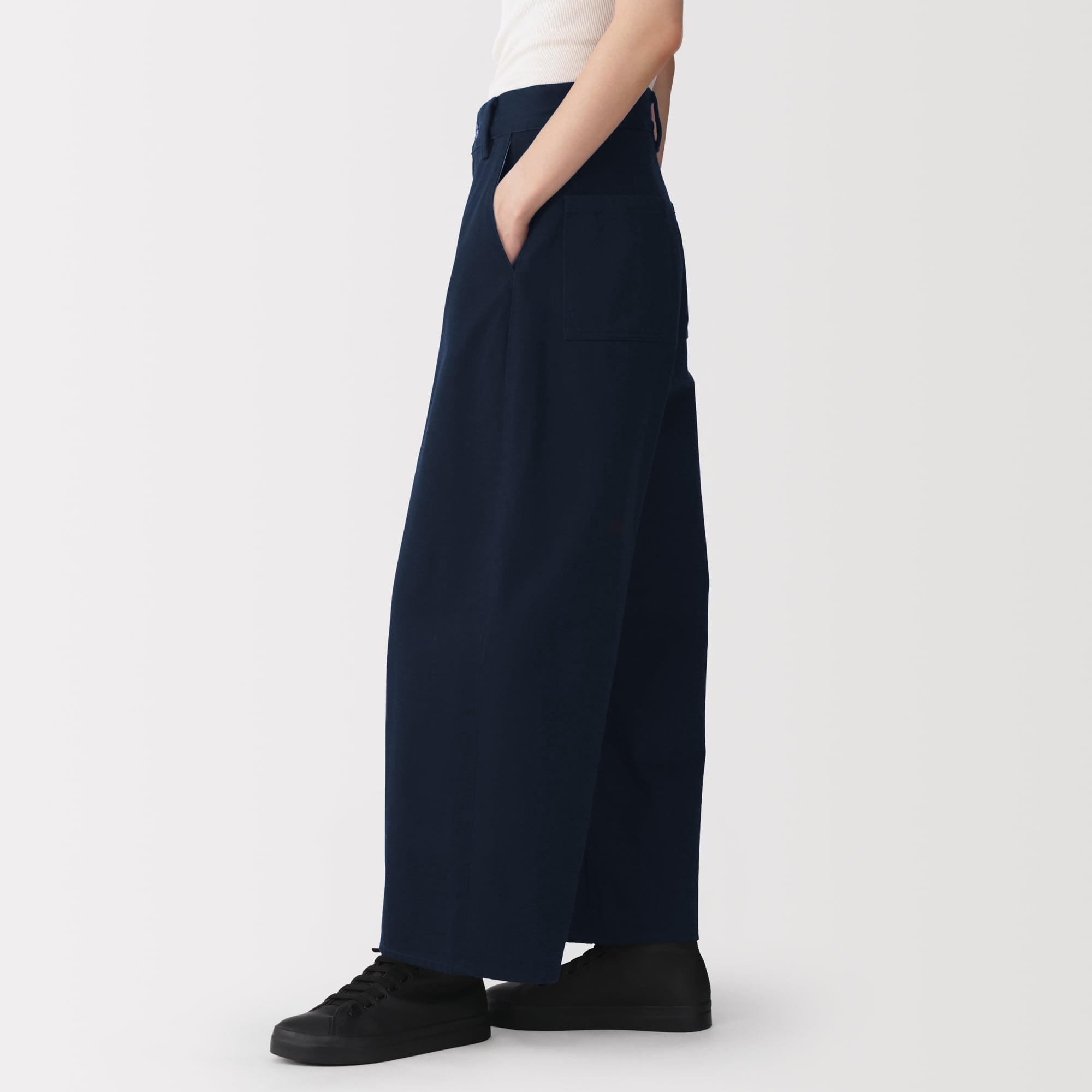婦人　再生コットン混バレルパンツ