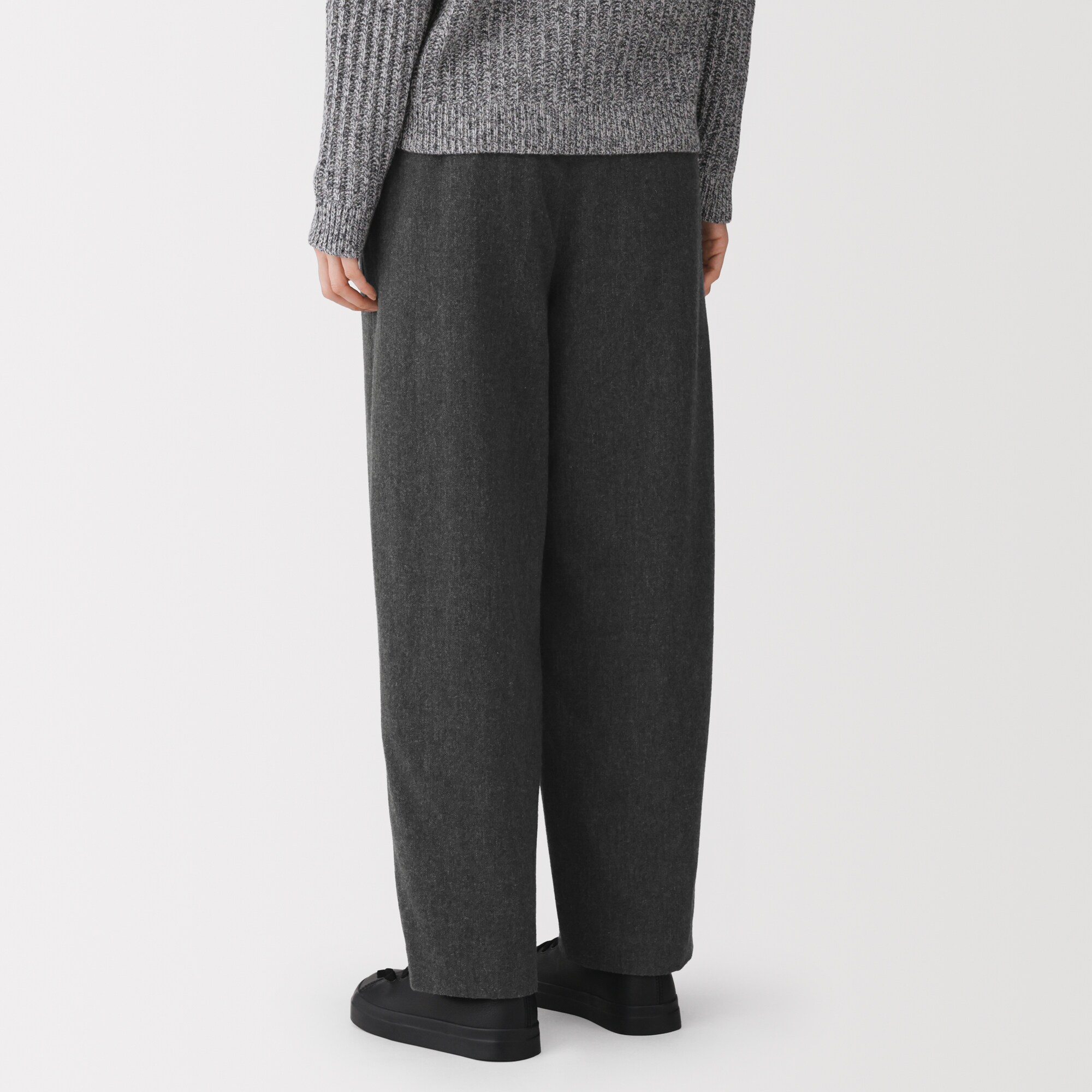 婦人　再生カシミヤ混テーパードパンツ